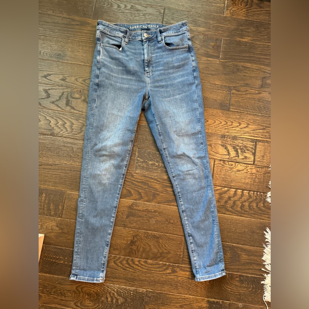 Stretchy American Eagle skinny jeans